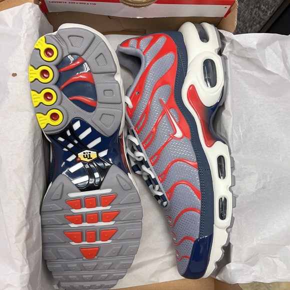 Men Nike Sneakers - Picture 5 of 5